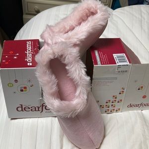 New Dearfoam pink size 9 slippers